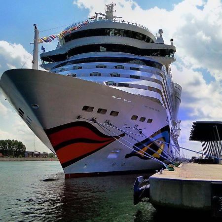 Sonnendeck, Direkt Am Leuchtturm Apartment Rostock Bagian luar foto